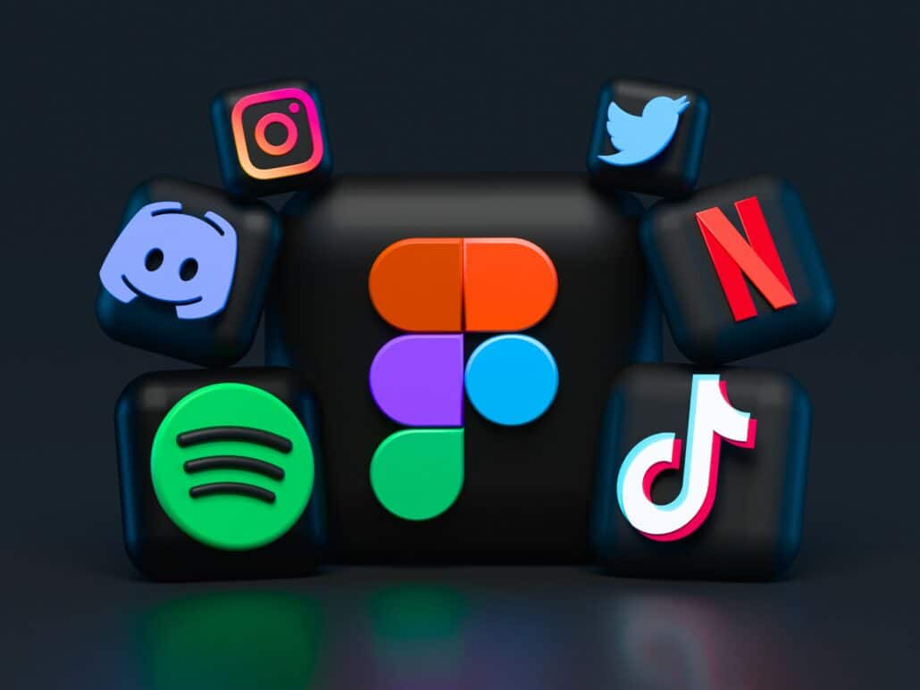 Why Social Media Influencers Should Form a Business Entity