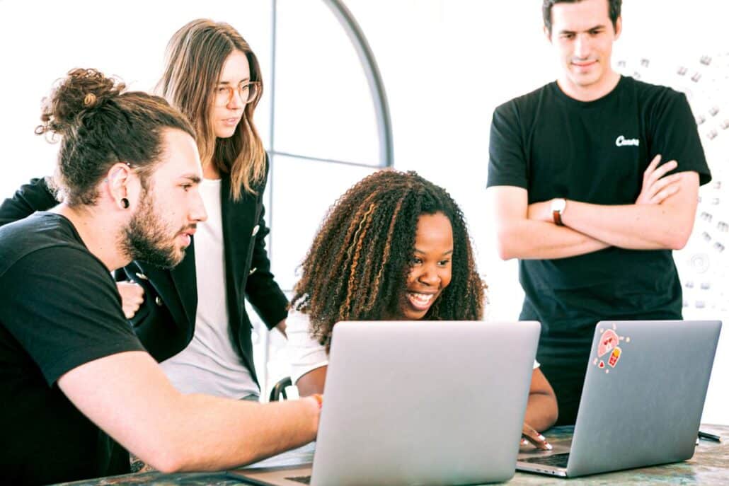 When Should a Startup Hire an Internet Lawyer? A Stage Guide